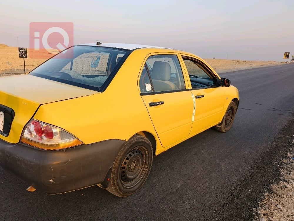 ميتسوبيشي لانسر